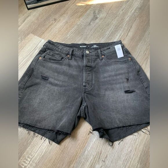 NWT Old Navy High Rise Curvy O.G. Straight Black Denim Shorts Distressed Size 12 - Picture 3 of 8